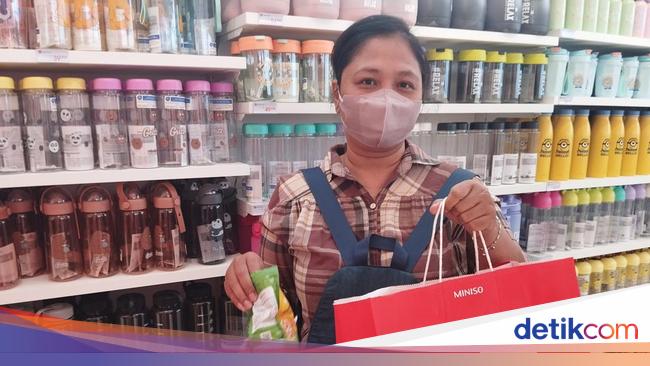 Pelanggan Ini Senang Beli di Miniso Purple Transmart Kokas Dapat Diskon Gede!