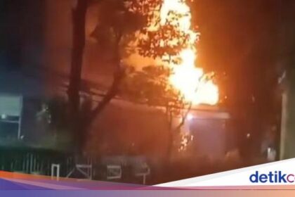 1 Petugas Damkar Meninggal Dunia Usai Padamkan Kebakaran Kantor LBH-YLBHI