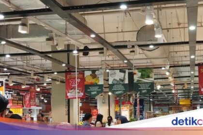 Makin Ramai, Transmart Full Day Sale Gerai Kota Kasablanka Diserbu Pengunjung!