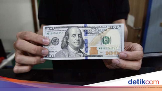 Dolar AS Nyaris Tembus Rp 16.000, Ini Pemicunya