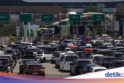 19.700 Orang Belum Punya Tiket Feri Jadi Biang Kerok Kemacetan Menuju Merak