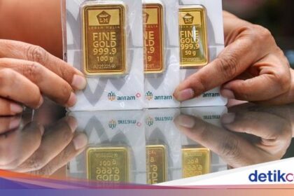 Harga Emas Rehat Cetak Rekor, Hari Ini Turun Rp 10.000/Gram