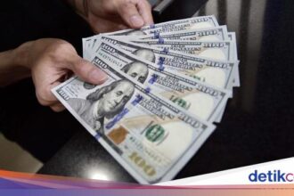 Rupiah Digencet, Dolar AS Nyaris Tembus Rp 16.000!