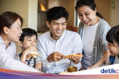 Merasakan Masalah Keuangan Ini Saat Lebaran? Berarti Kamu Sandwich Generation