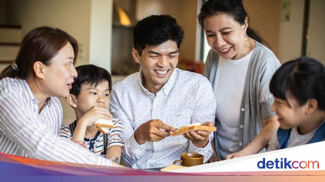 Merasakan Masalah Keuangan Ini Saat Lebaran? Berarti Kamu Sandwich Generation