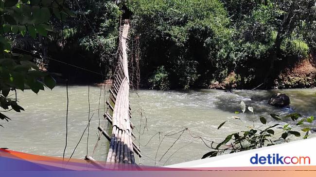 15 Penziarah Luka Ringan Akibat Jembatan di Lebak Putus