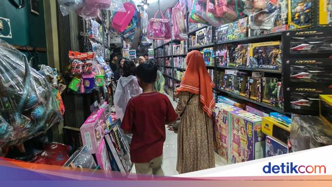 Rezeki Nomplok Lebaran, Pedagang Pasar Gembrong Bisa Kantongi Rp 20 Juta/Hari!