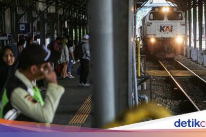 KAI Angkut 218 Ribu Penumpang Saat Puncak Arus Balik