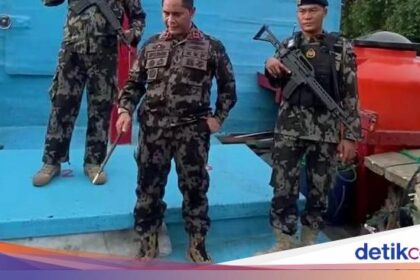 KKP Amankan Pelaku Alih Muatan dari Kapal Ikan Asing di Laut Arafura