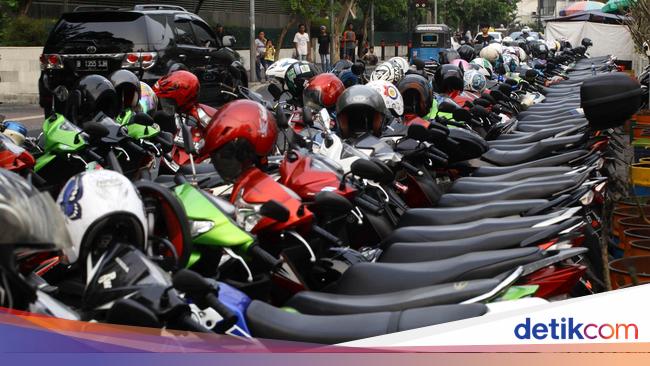 Parkir Liar di Minimarket Merajalela, Pendapatan Jukir Bisa Lampaui UMR!