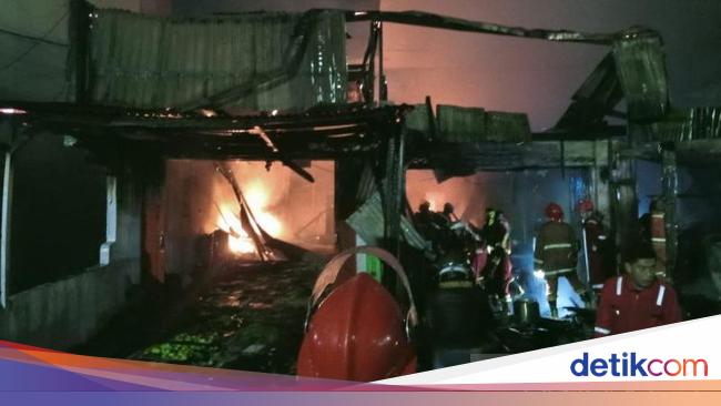 Forexbitcoinstock.com: 3 Ruko di Pasar Panorama Bengkulu Terbakar, 4 Orang Dilarikan ke RS