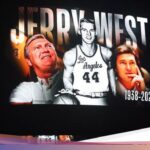 Forexbitcoinstock.com: Legenda NBA Jerry West Meninggal Dunia