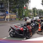 Forexbitcoinstock.com: Jalur Sepeda di Senopati Jaksel Dijadikan Parkir Liar, Begini Kondisinya