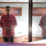 Forexbitcoinstock.com: Tenun Merah Anies dan Tanda Tanya Jagoan PDIP di Jakarta