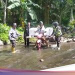 Forexbitcoinstock.com: Jatuh Bangun Petugas Kirim Logistik Pilkada ke Daerah Terpencil Tasik