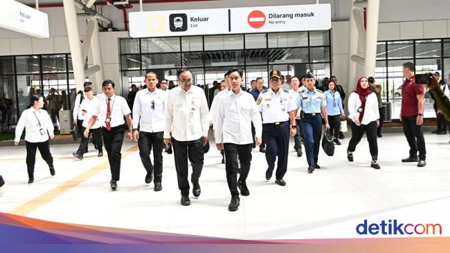 Forexbitcoinstock.com: Begini Gaya Gibran Cek Stasiun Kereta Cepat Karawang – FBS Forex Bitcoin Inventory