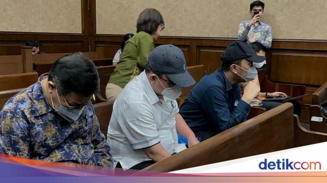 Forexbitcoinstock.com: Jelang Diadili, 3 Hakim Pemvonis Bebas Ronald Tannur Kompak Bermasker