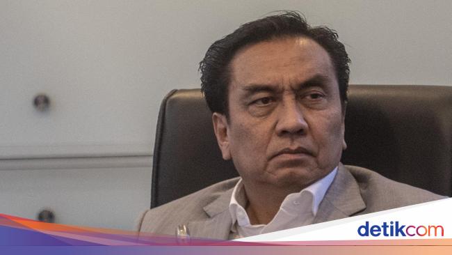 Forexbitcoinstock.com: Balasan Effendi Simbolon Pakai Stiker ‘Tuhan Berkati’ Usai Dipecat PDIP