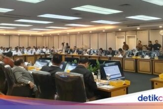 Forexbitcoinstock.com: Menteri Imipas Copot 71 Pegawai Imigrasi Soetta Buntut Pungli WN China