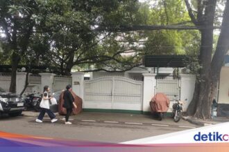 Forexbitcoinstock.com: Para Ketua DPP PDIP Kembali Sambangi Rumah Megawati Siang Ini