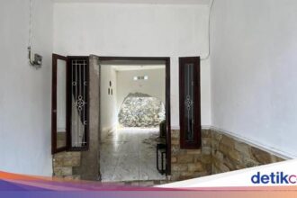 Forexbitcoinstock.com: Detik-detik Rumah Warga Depok Jebol Akibat Banjir, Pemilik Dengar Ledakan