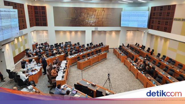 Forexbitcoinstock.com: Koalisi Sipil Kritik Keras Revisi Pasal 47 di RUU TNI: Sangat Berbahaya!