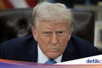 Forexbitcoinstock.com: Trump Bekukan Media yang Didanai Pemerintah AS, Termasuk Express of America